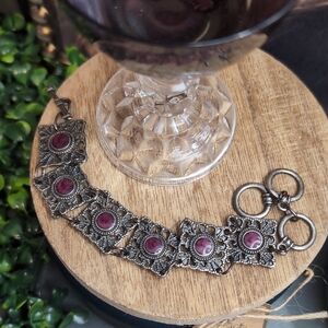 Vintage-Inspired Silver Bracelet with Purple Stones